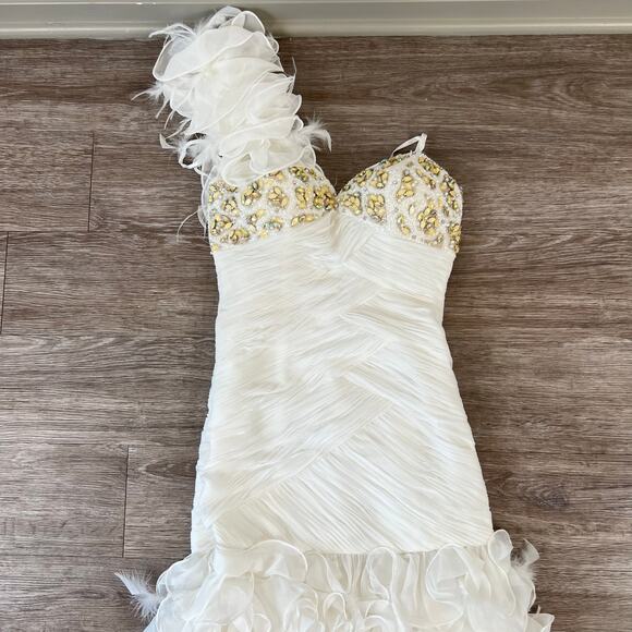 Mac Duggal Couture White High-Low Beaded Ruffle Feathers Prom Dress Gown (Sz 4) - Picture 9 of 16